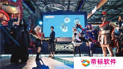 巨大魔龙吸引玩家排队，这款联机游戏真就那么值得试玩？