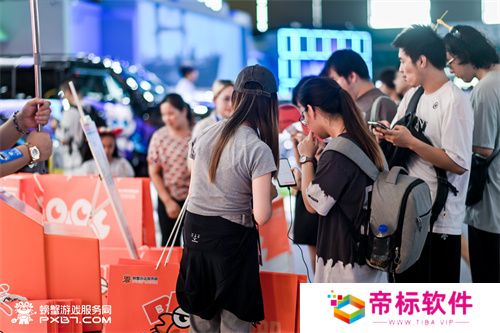 螃蟹账号反诈卷到CJ现场，一栗小莎子现身螃蟹游戏服务网展台