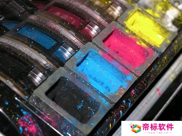 更换墨盒或墨水