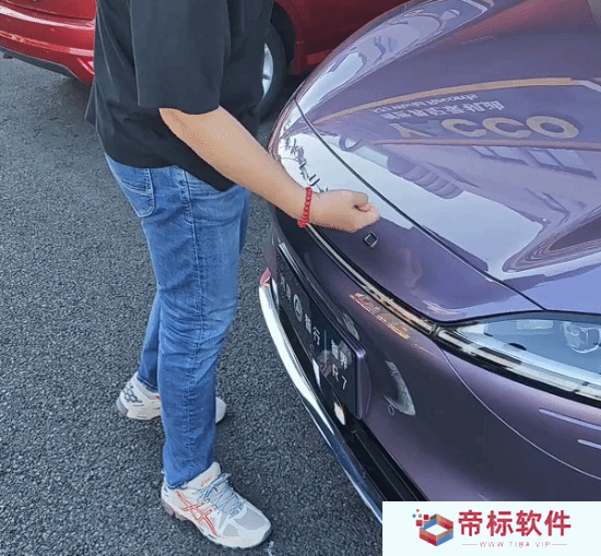 智界R7电动前备箱征服博主：建议保时捷 法拉利学学